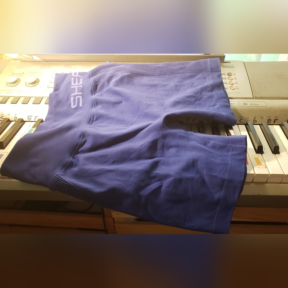 Shefit butt shorts😁 - Picture 3 of 4